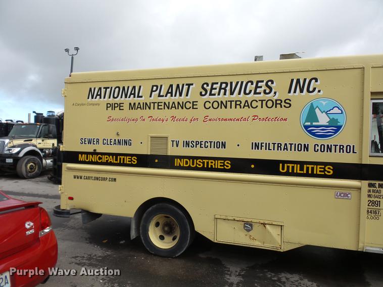 image for item DD2045 1996 Chevrolet P30 delivery truck