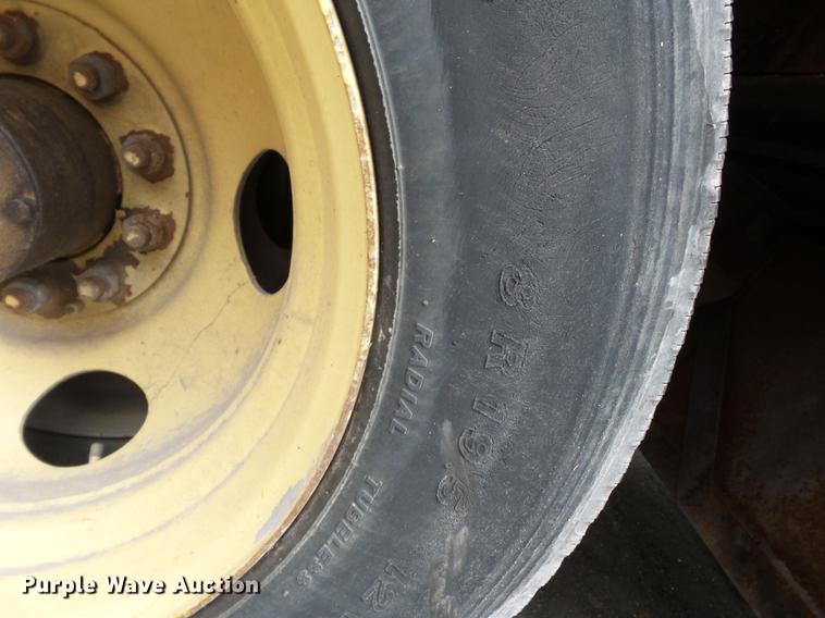 image for item DD2045 1996 Chevrolet P30 delivery truck