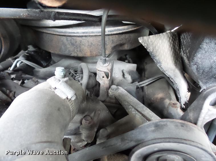 image for item DD2045 1996 Chevrolet P30 delivery truck