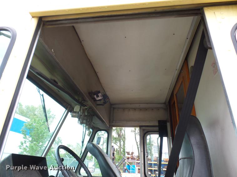 image for item DD2045 1996 Chevrolet P30 delivery truck