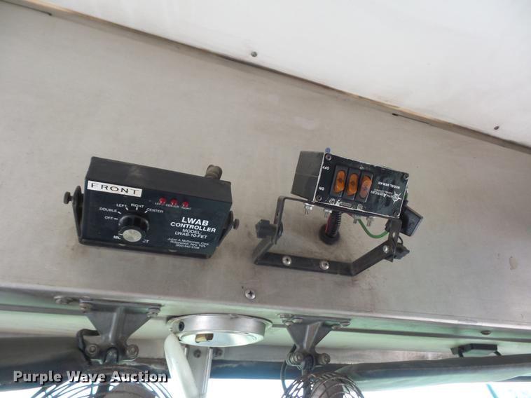 image for item DD2045 1996 Chevrolet P30 delivery truck