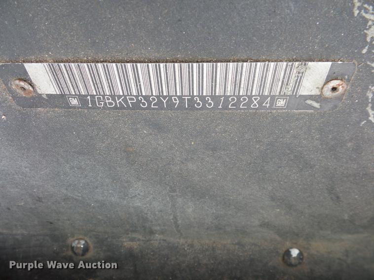 image for item DD2045 1996 Chevrolet P30 delivery truck