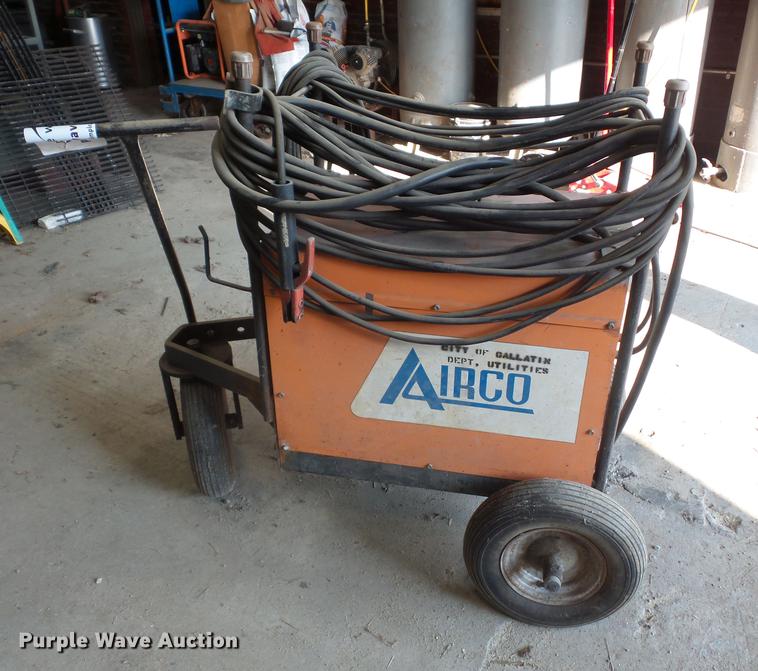 Airco 250 Amb AC/DC Bumble Bee welder in Gallatin, MO Item DD2067