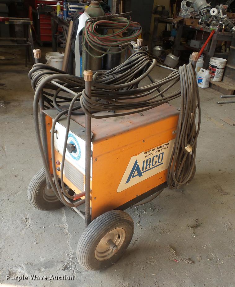 Airco 250 Amb AC/DC Bumble Bee welder in Gallatin, MO Item DD2067