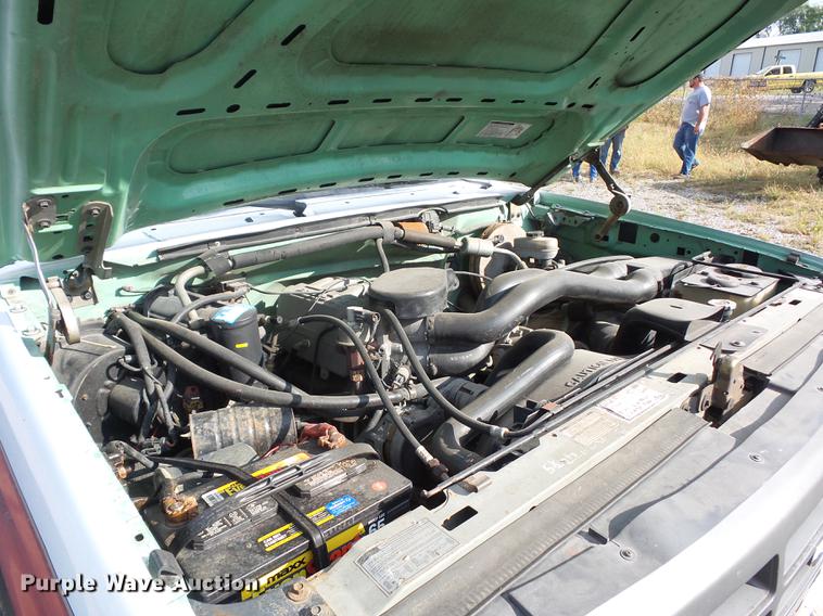 image for item DD2103 1992 Ford F250 HD pickup truck