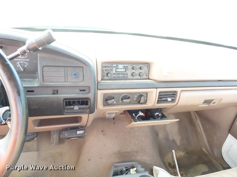 image for item DD2103 1992 Ford F250 HD pickup truck