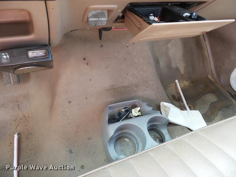 image for item DD2103 1992 Ford F250 HD pickup truck