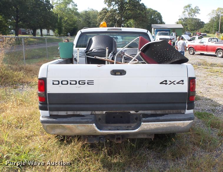 image for item DD2107 2001 Dodge Ram 1500 Quad Cab pickup truck