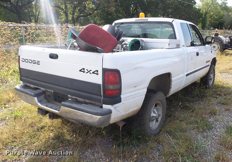 image for item DD2107 2001 Dodge Ram 1500 Quad Cab pickup truck