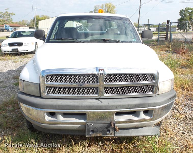 image for item DD2107 2001 Dodge Ram 1500 Quad Cab pickup truck