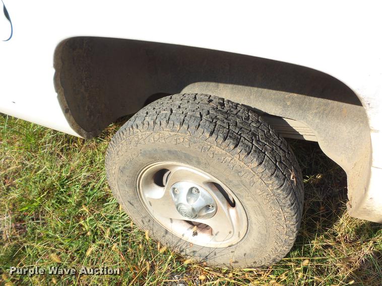 image for item DD2107 2001 Dodge Ram 1500 Quad Cab pickup truck