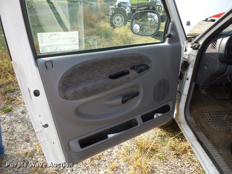 image for item DD2107 2001 Dodge Ram 1500 Quad Cab pickup truck