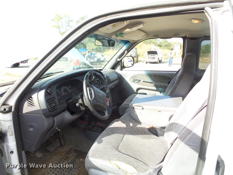 image for item DD2107 2001 Dodge Ram 1500 Quad Cab pickup truck