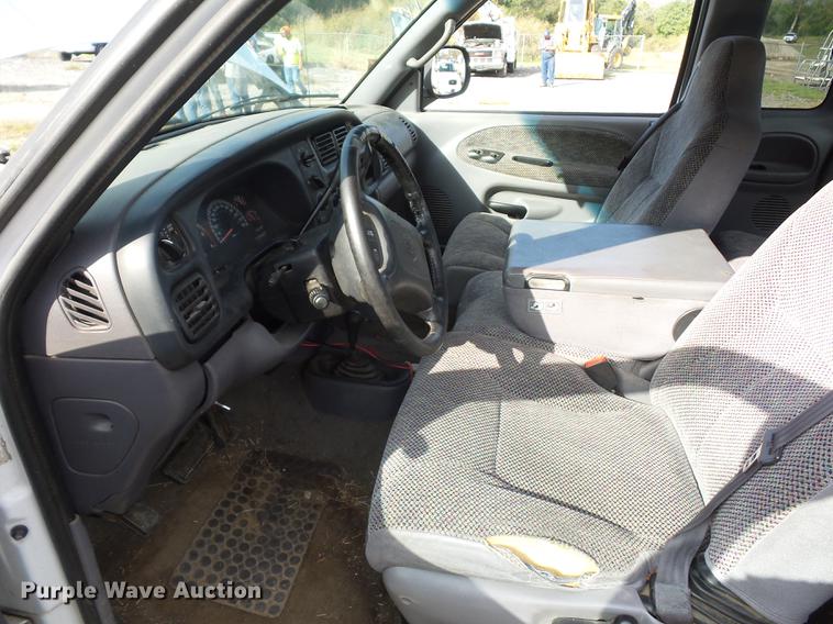 image for item DD2107 2001 Dodge Ram 1500 Quad Cab pickup truck