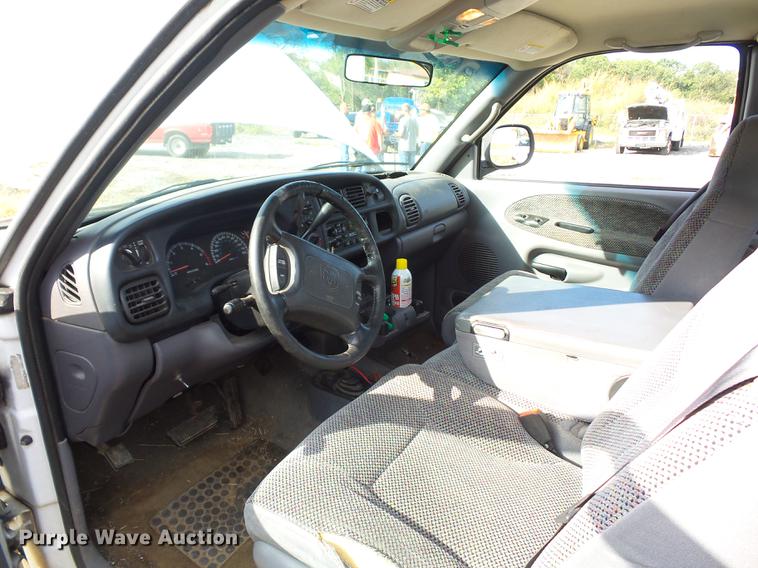 image for item DD2107 2001 Dodge Ram 1500 Quad Cab pickup truck