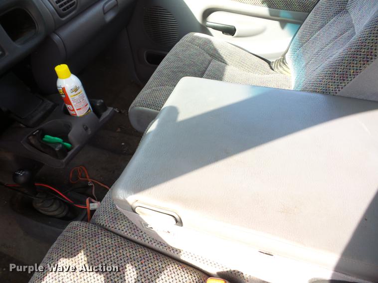 image for item DD2107 2001 Dodge Ram 1500 Quad Cab pickup truck