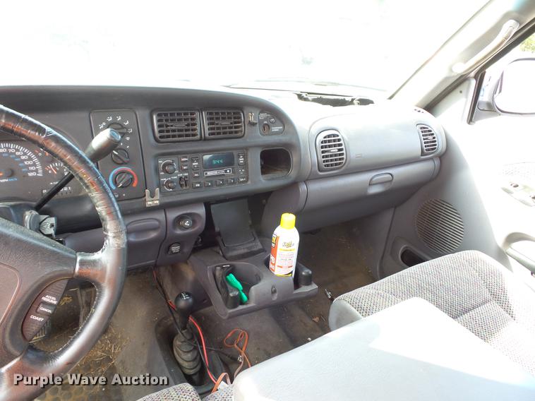 image for item DD2107 2001 Dodge Ram 1500 Quad Cab pickup truck