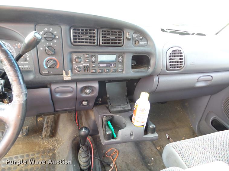 image for item DD2107 2001 Dodge Ram 1500 Quad Cab pickup truck