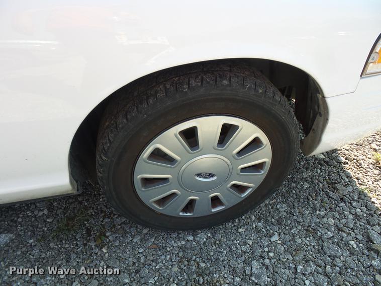 image for item DD2108 2007 Ford Crown Victoria Police Interceptor