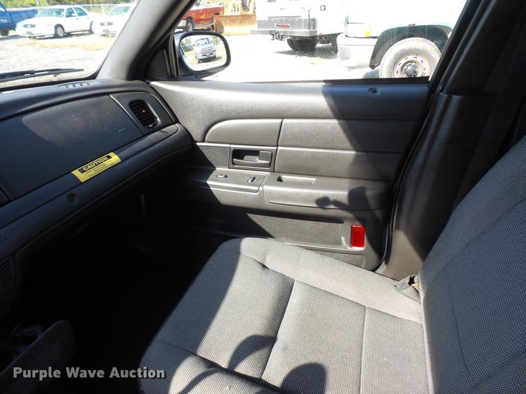 image for item DD2108 2007 Ford Crown Victoria Police Interceptor