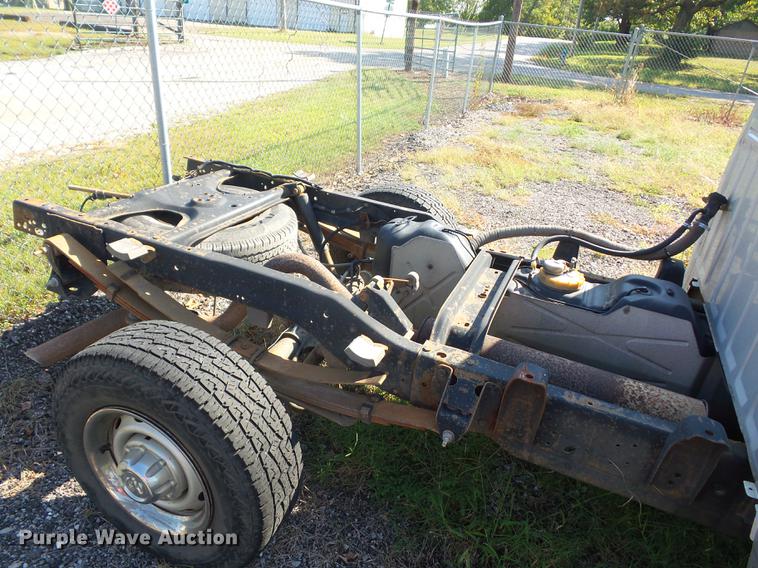 image for item DD2109 2002 Dodge Ram 2500 pickup truck cab and chassis