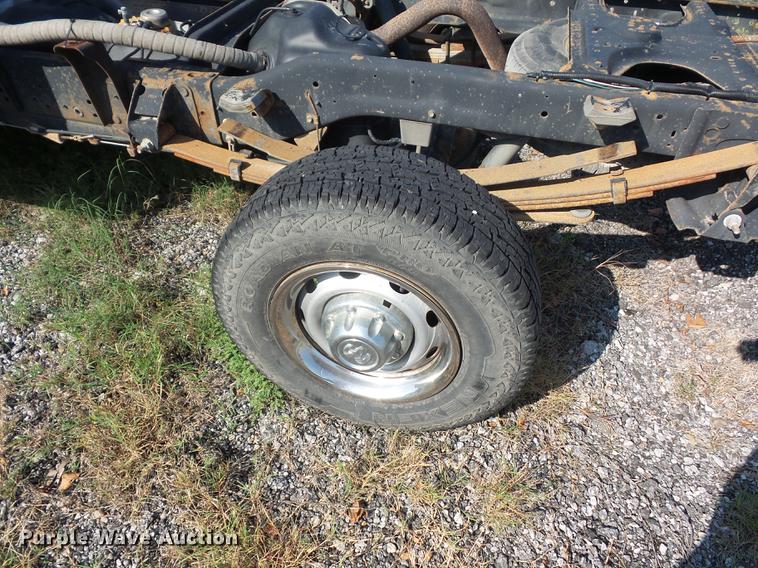 image for item DD2109 2002 Dodge Ram 2500 pickup truck cab and chassis