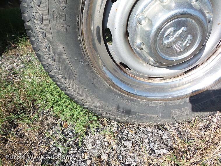 image for item DD2109 2002 Dodge Ram 2500 pickup truck cab and chassis