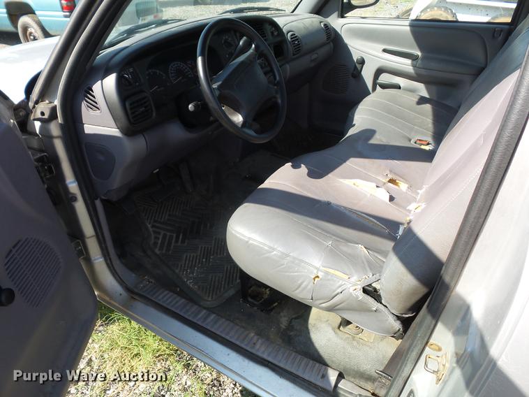 image for item DD2109 2002 Dodge Ram 2500 pickup truck cab and chassis