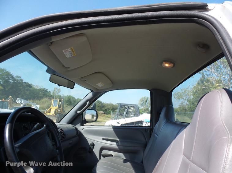 image for item DD2109 2002 Dodge Ram 2500 pickup truck cab and chassis