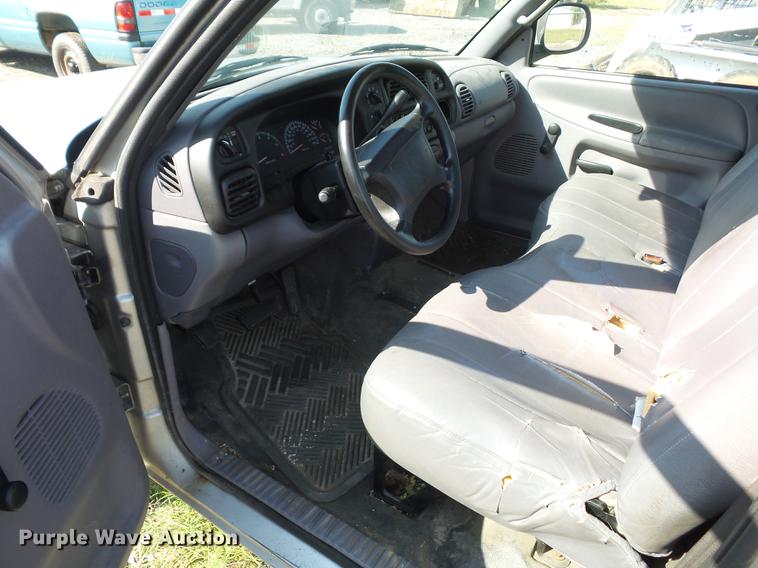 image for item DD2109 2002 Dodge Ram 2500 pickup truck cab and chassis