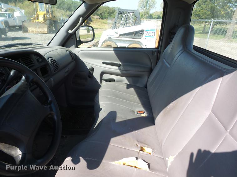 image for item DD2109 2002 Dodge Ram 2500 pickup truck cab and chassis