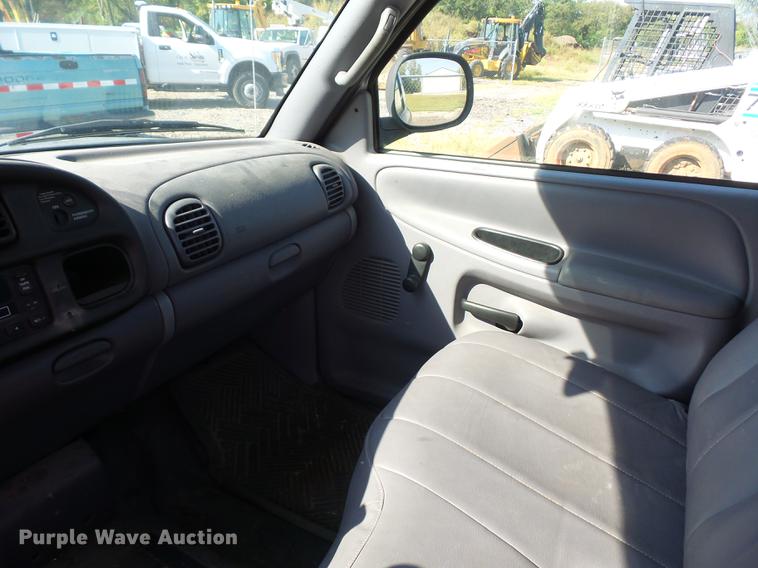 image for item DD2109 2002 Dodge Ram 2500 pickup truck cab and chassis