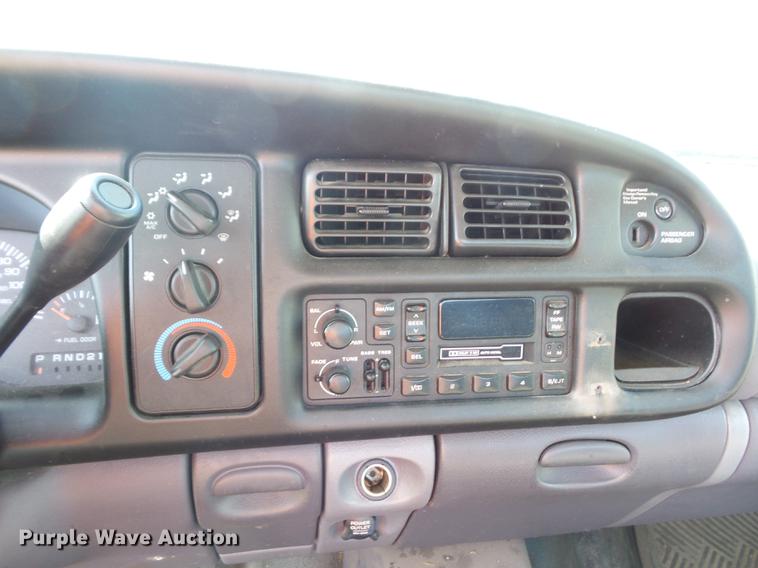 image for item DD2109 2002 Dodge Ram 2500 pickup truck cab and chassis