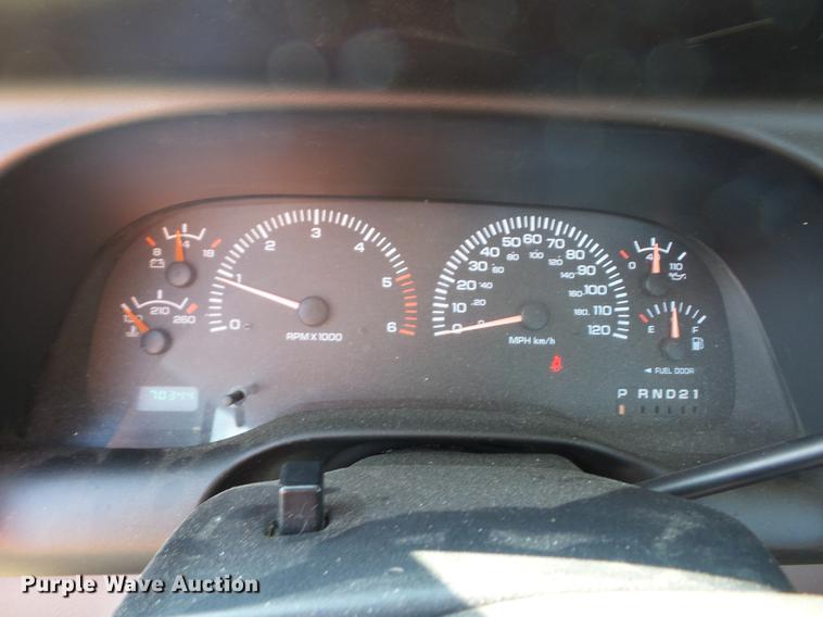 image for item DD2109 2002 Dodge Ram 2500 pickup truck cab and chassis