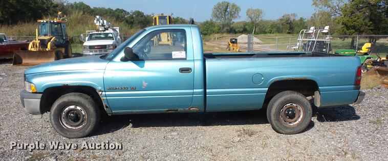 image for item DD2110 1996 Dodge Ram 1500 pickup truck