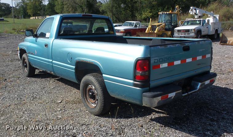image for item DD2110 1996 Dodge Ram 1500 pickup truck