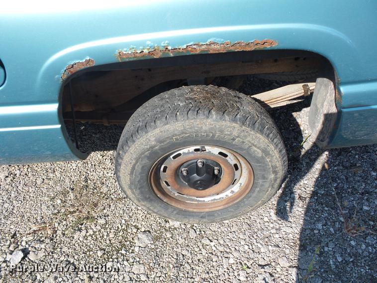 image for item DD2110 1996 Dodge Ram 1500 pickup truck