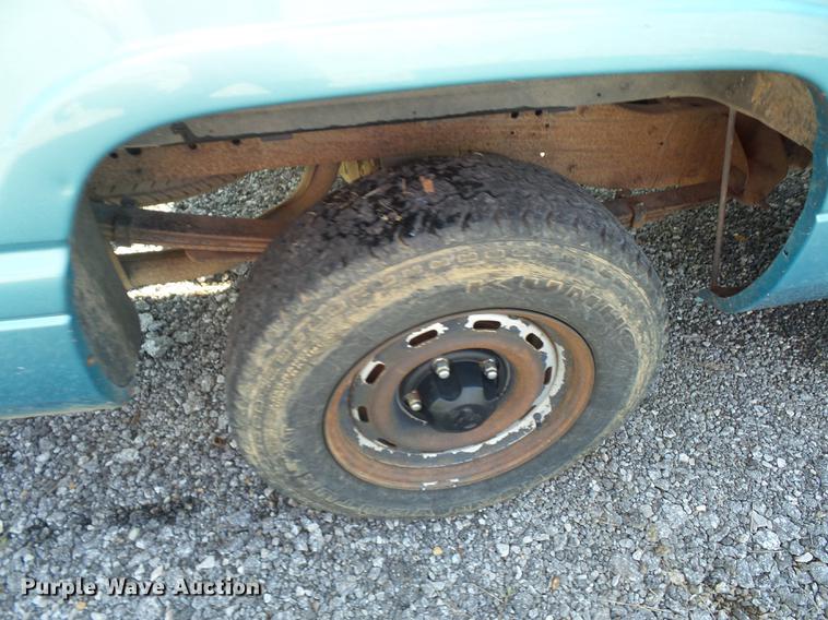image for item DD2110 1996 Dodge Ram 1500 pickup truck