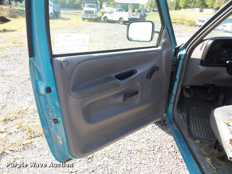 image for item DD2110 1996 Dodge Ram 1500 pickup truck