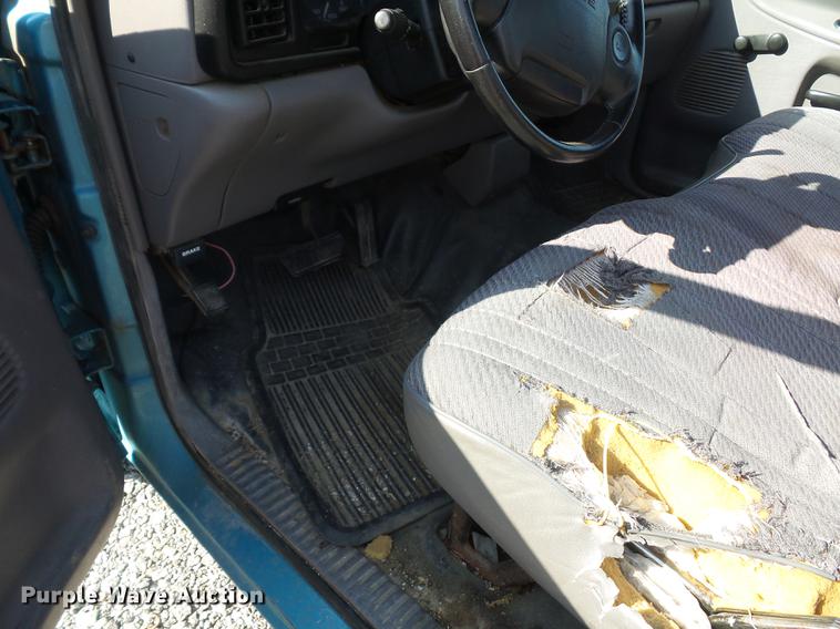 image for item DD2110 1996 Dodge Ram 1500 pickup truck