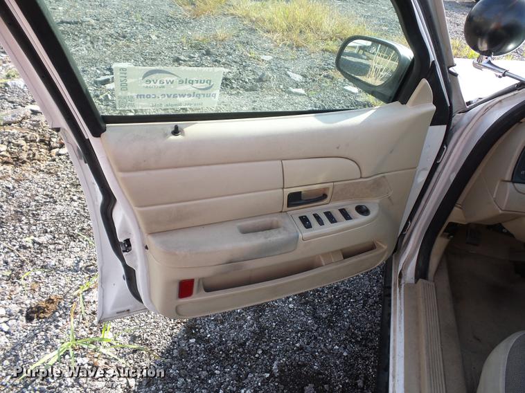 image for item DD2119 2009 Ford Crown Victoria Police Interceptor