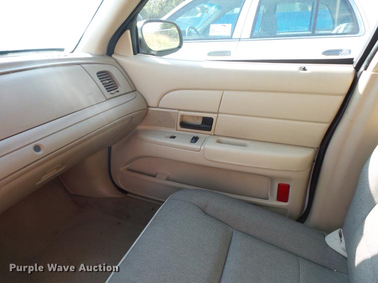 image for item DD2119 2009 Ford Crown Victoria Police Interceptor