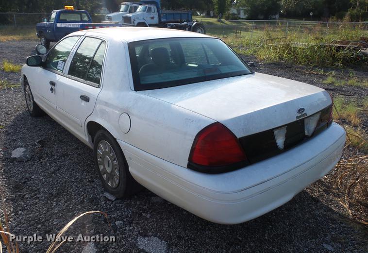 image for item DD2120 2003 Ford Crown Victoria Police Interceptor