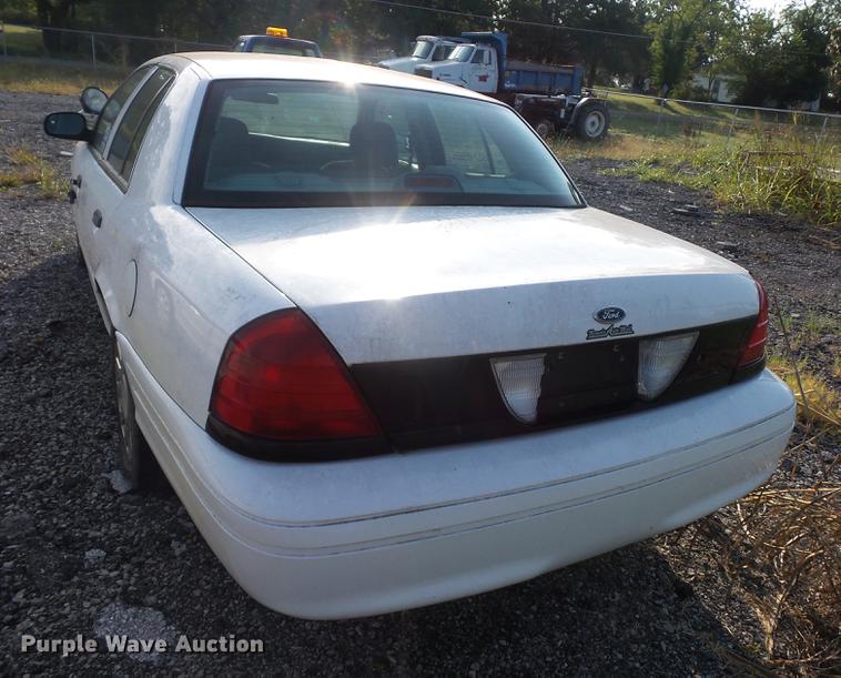 image for item DD2120 2003 Ford Crown Victoria Police Interceptor