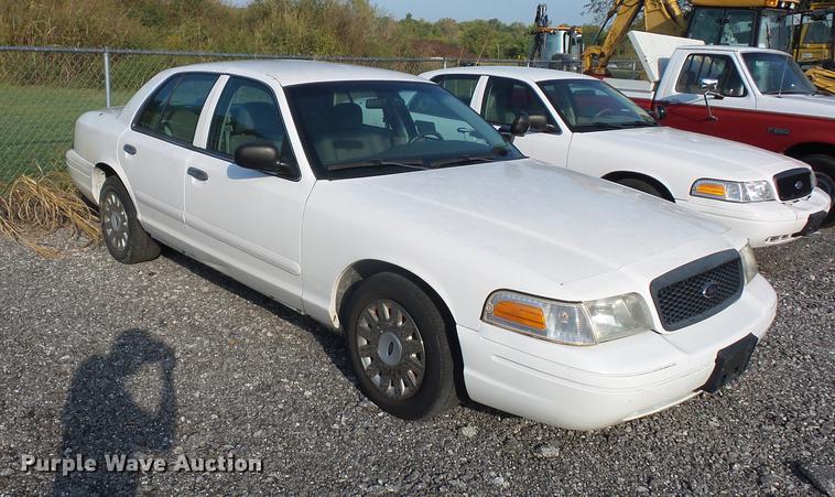 image for item DD2120 2003 Ford Crown Victoria Police Interceptor