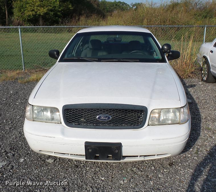 image for item DD2120 2003 Ford Crown Victoria Police Interceptor