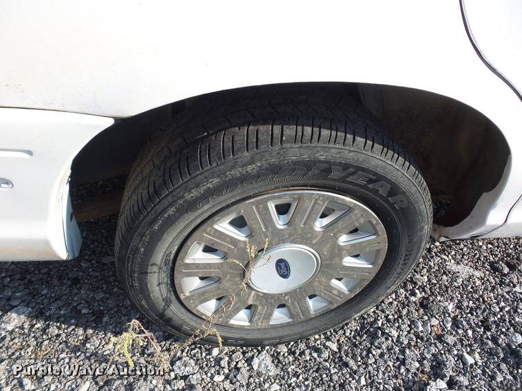 image for item DD2120 2003 Ford Crown Victoria Police Interceptor