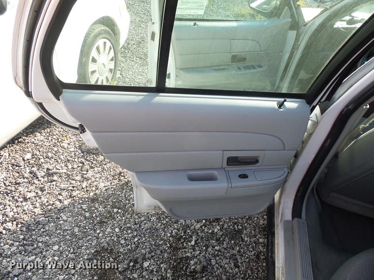 image for item DD2120 2003 Ford Crown Victoria Police Interceptor