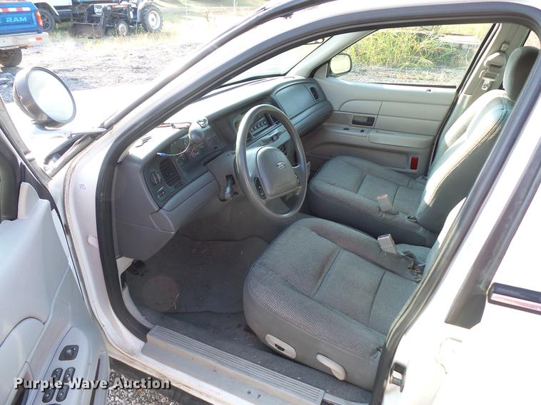 image for item DD2120 2003 Ford Crown Victoria Police Interceptor