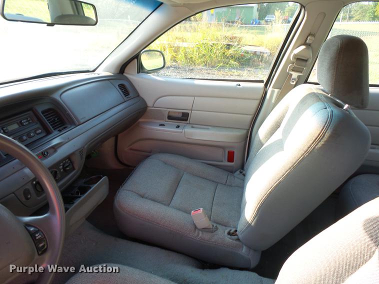 image for item DD2120 2003 Ford Crown Victoria Police Interceptor